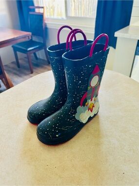 Toddler boys size 12 Rocket Rain Boots in Navy